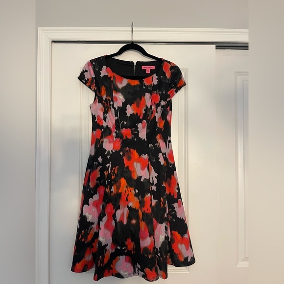 Betsey Johnson Dresses & Skirts - Betsey‎ Johnson Fit and Flare Watercolor Beauty Size 6